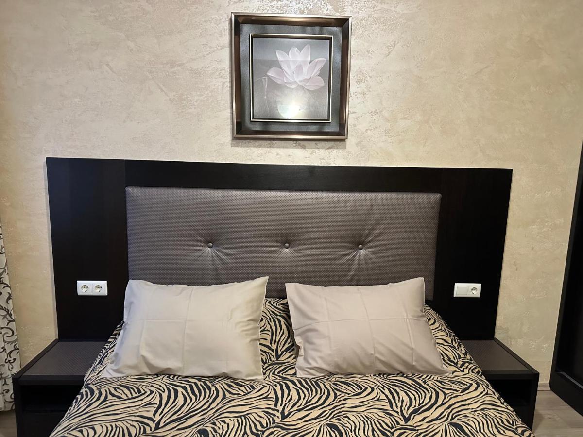 & Royal Plaza Apartment *